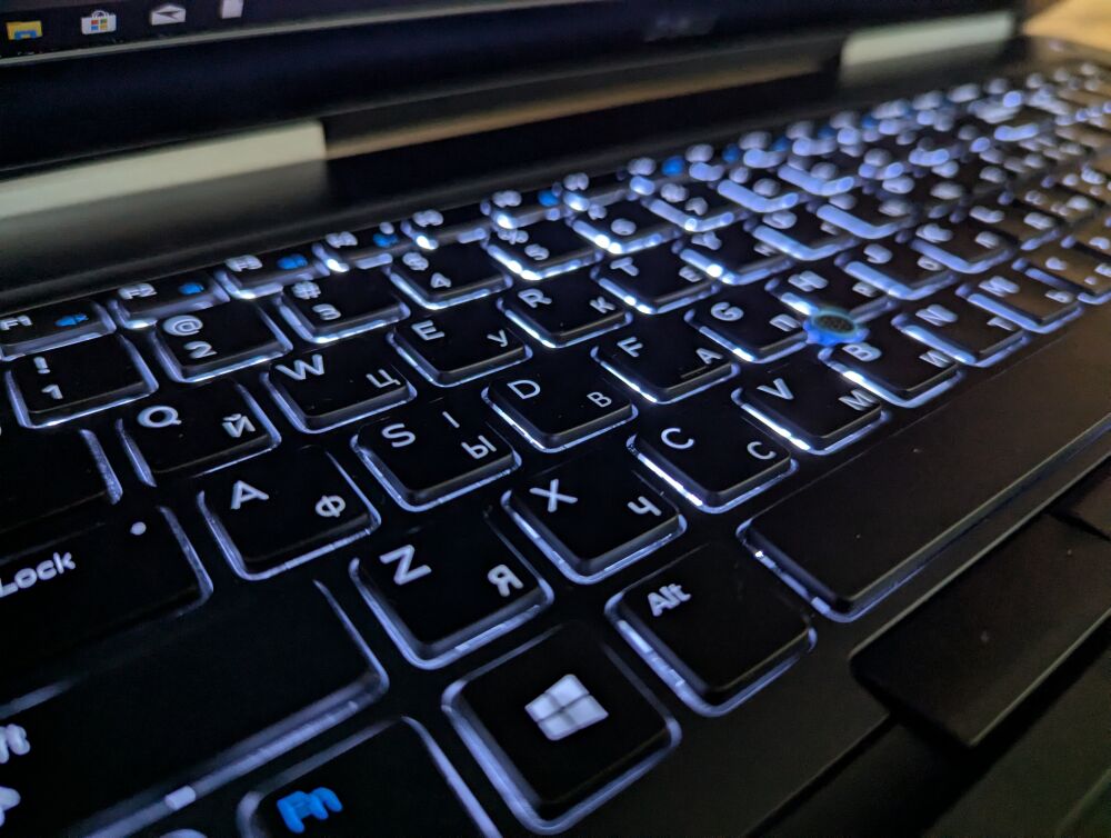 Купить мобильную рабочую станцию Dell Precision 7720 / 17.3