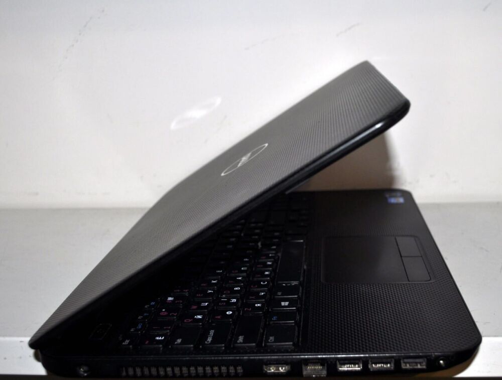 Купить ноутбук Dell Inspiron 3521 / 15.6