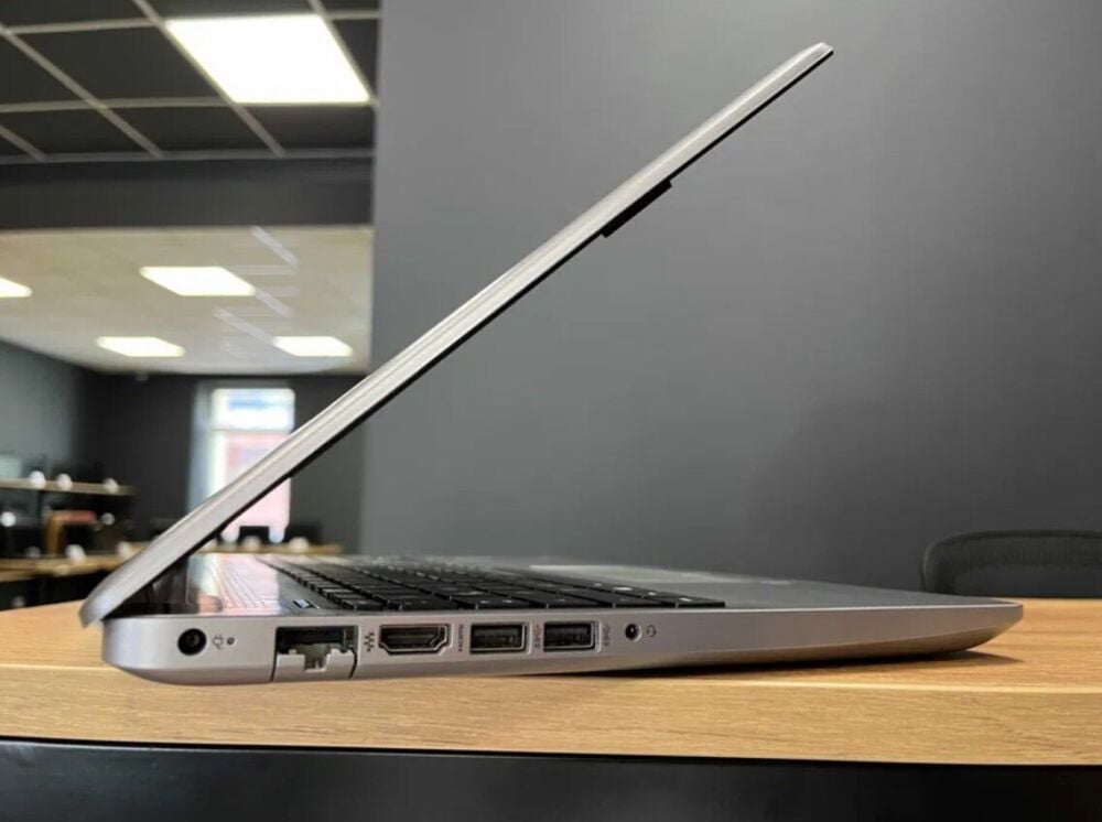 Купить ноутбук HP 250 G7 / 15.6