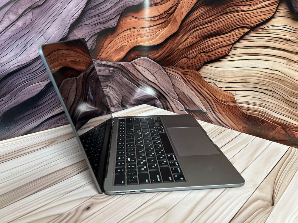 Купити ультрабук Б-клас Apple MacBook Air 2022 A2681 / 13.6