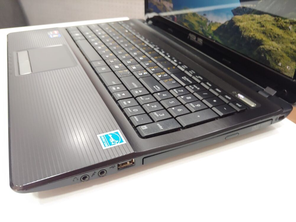 ASUS K53TA ノートパソコン