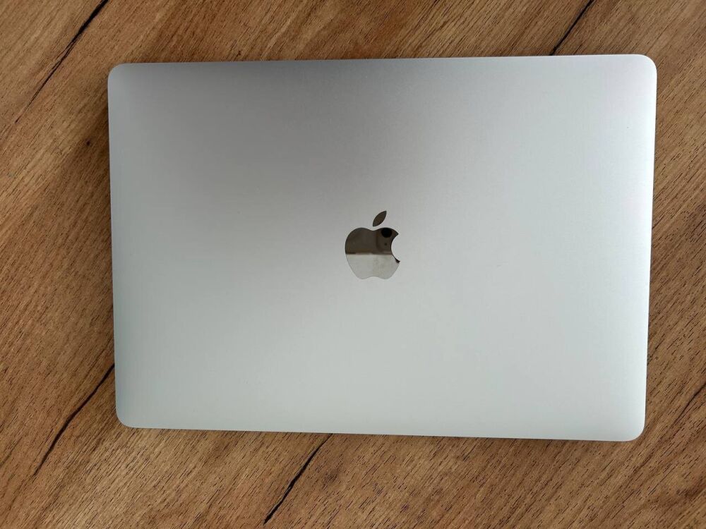 MacBook Air A2337 M1 8GB SSD 256GB 充電20回 MacBook Air 13'' 2020, М1 8 / 256GB (A2337) АКБ 100
