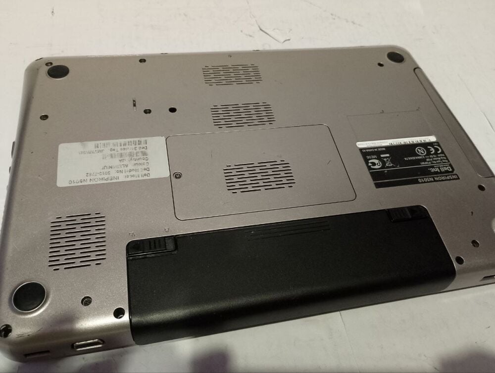 Купить ноутбук Dell Inspiron N5010 / 15.6