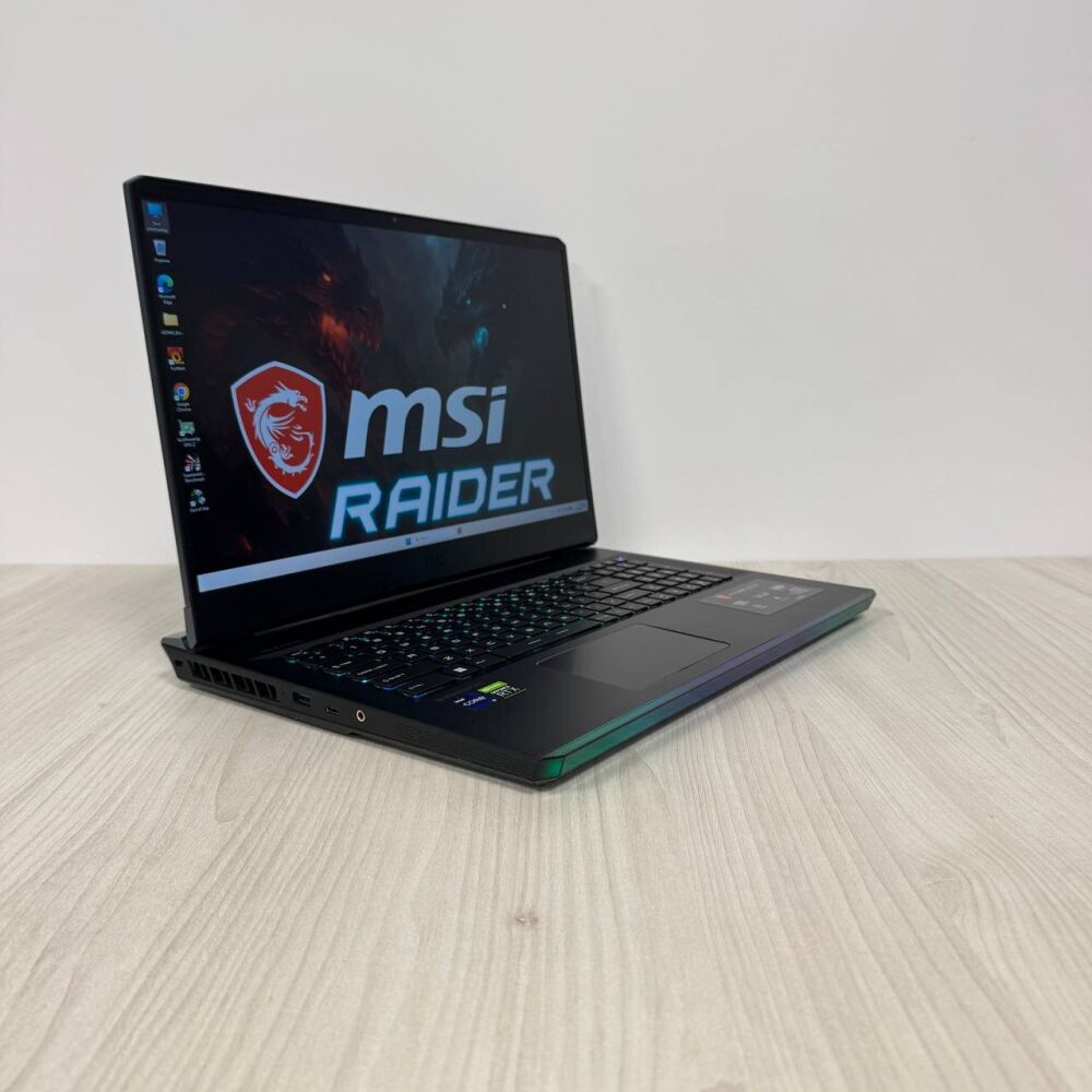 Купить игровой ноутбук MSI Raider GE76 12UE / 17.3