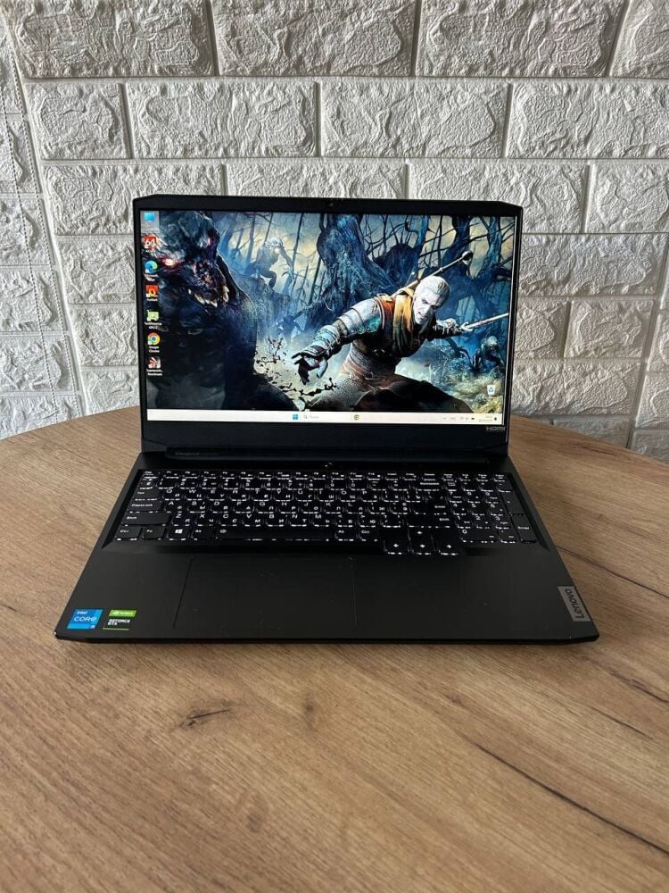 Купить игровой ноутбук Lenovo IdeaPad Gaming 3 15IHU6 / 15.6