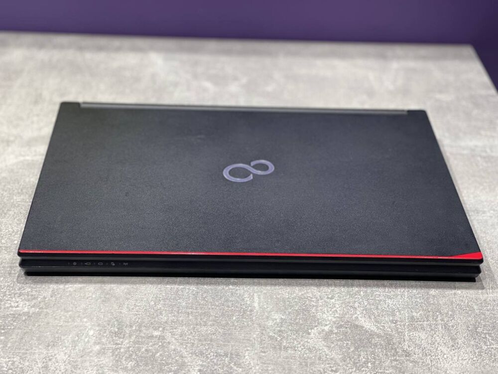 Купить ноутбук Fujitsu LifeBook E556 / 15.6