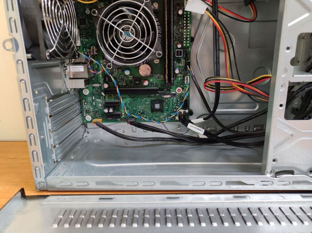 Купити Комп'ютер Fujitsu Esprimo P420 E85+ Tower / Intel Core i3