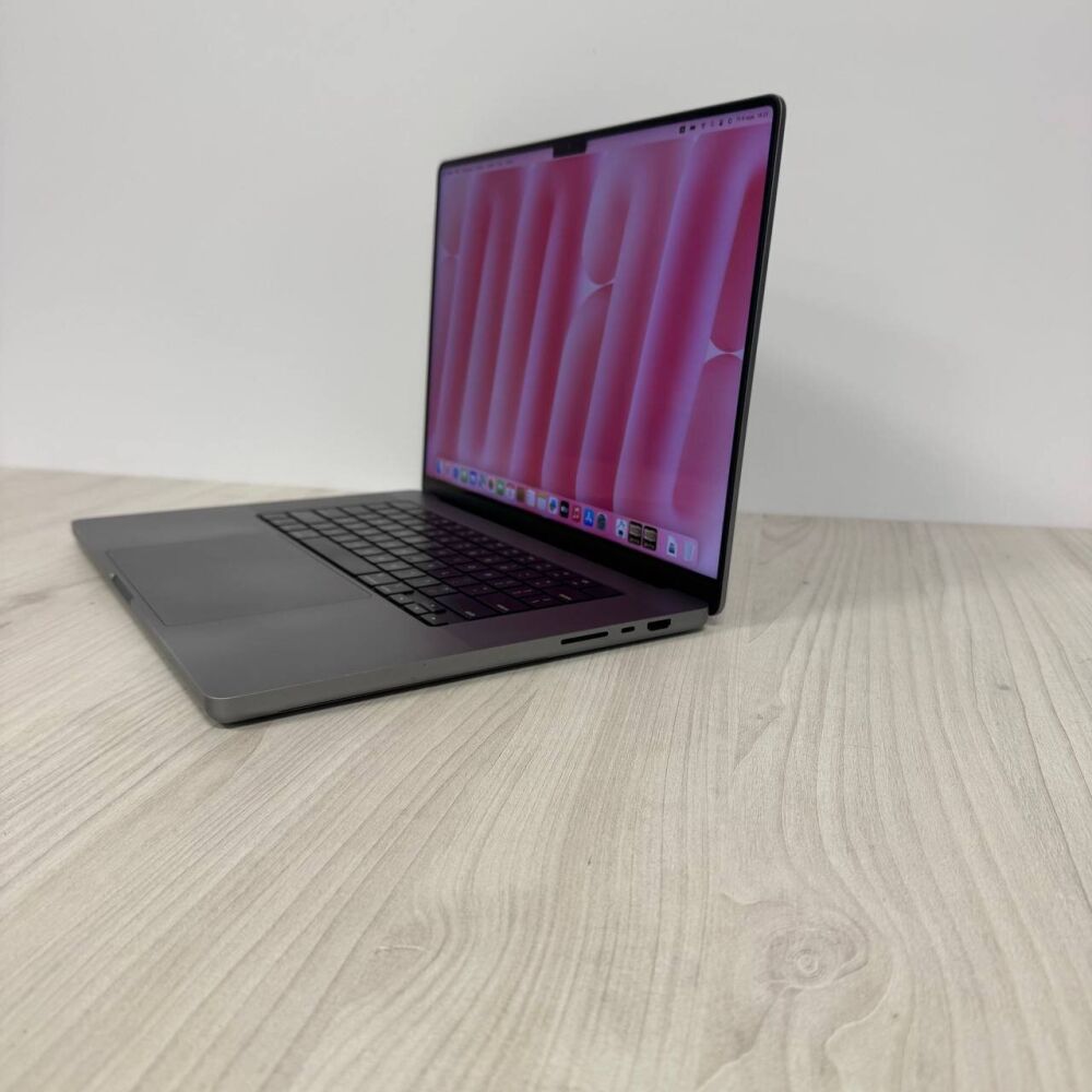 Купити ультрабук Apple MacBook Pro 16 2021 A2485 / 16.2