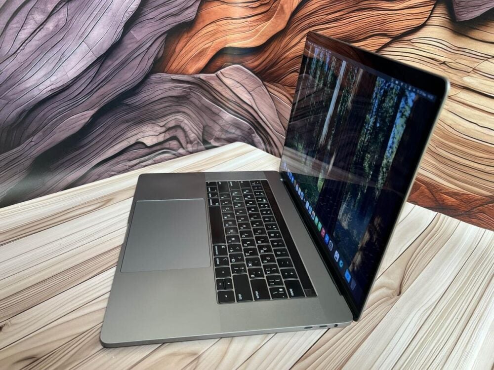 Купить ультрабук Apple MacBook Pro 15 2018 / 15.4