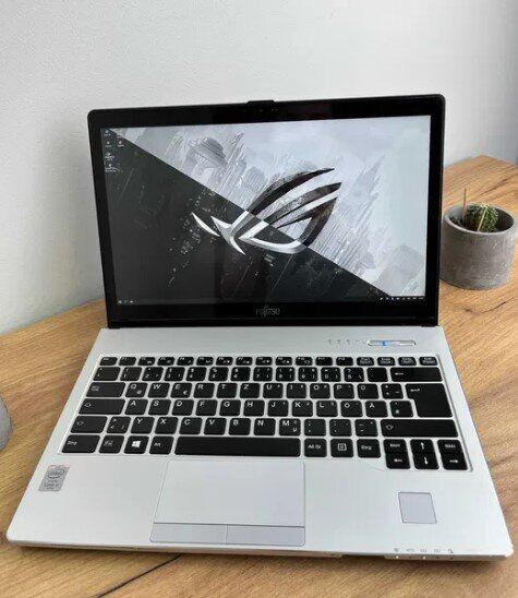 Купити ноутбук Fujitsu LifeBook S935 / 13.3