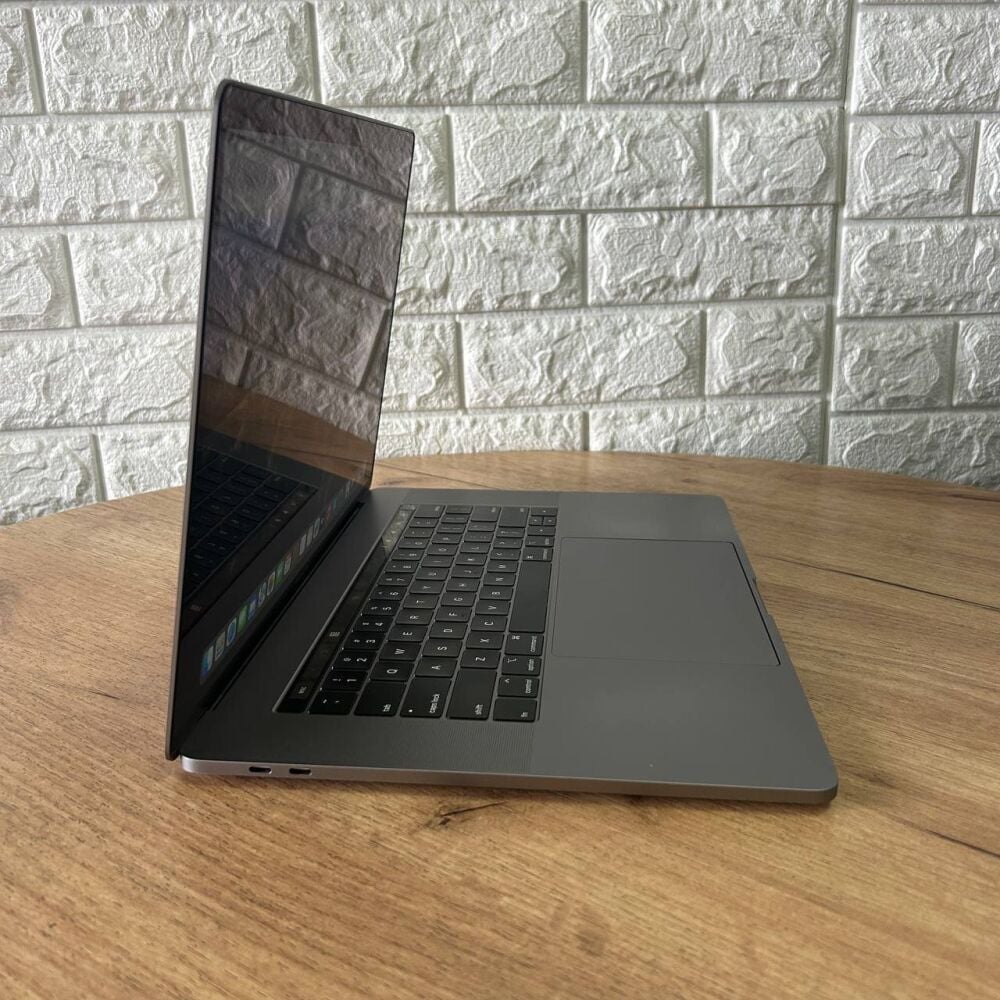 Купить ноутбук Apple MacBook Pro A1990 2019 / 15.4