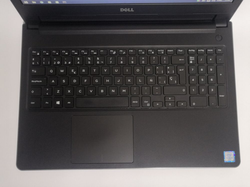 ★美品☆Dell Vostro15 3568 Windows10 Купить ноутбук Dell Vostro 15 3568 / 15.6