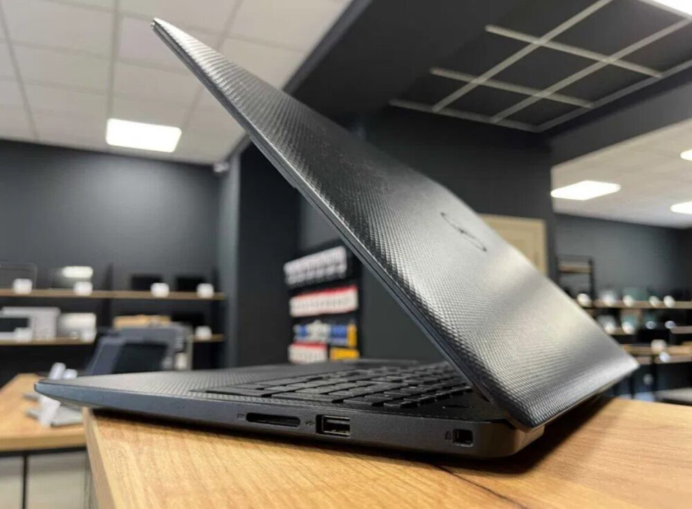 Купити ноутбук Dell Vostro 3590 / 15.6