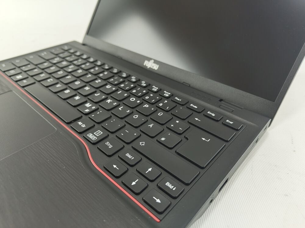 Купить ультрабук Fujitsu LifeBook E5412 / 14