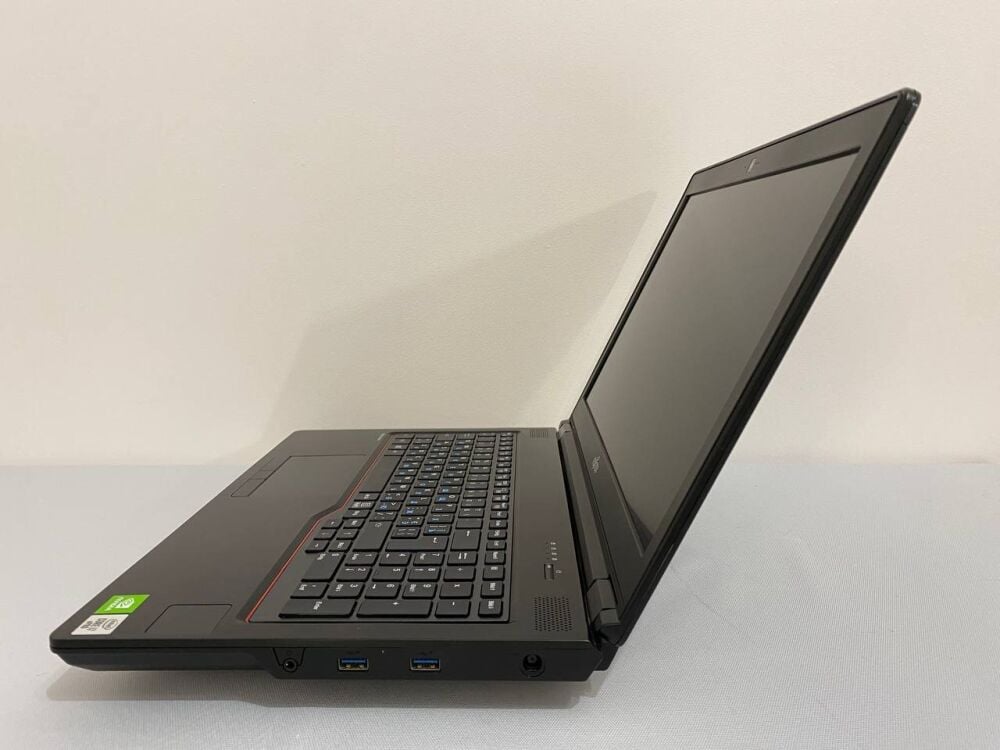 Купити мобільну робочу станцію Fujitsu Celsius H7510 / 15.6