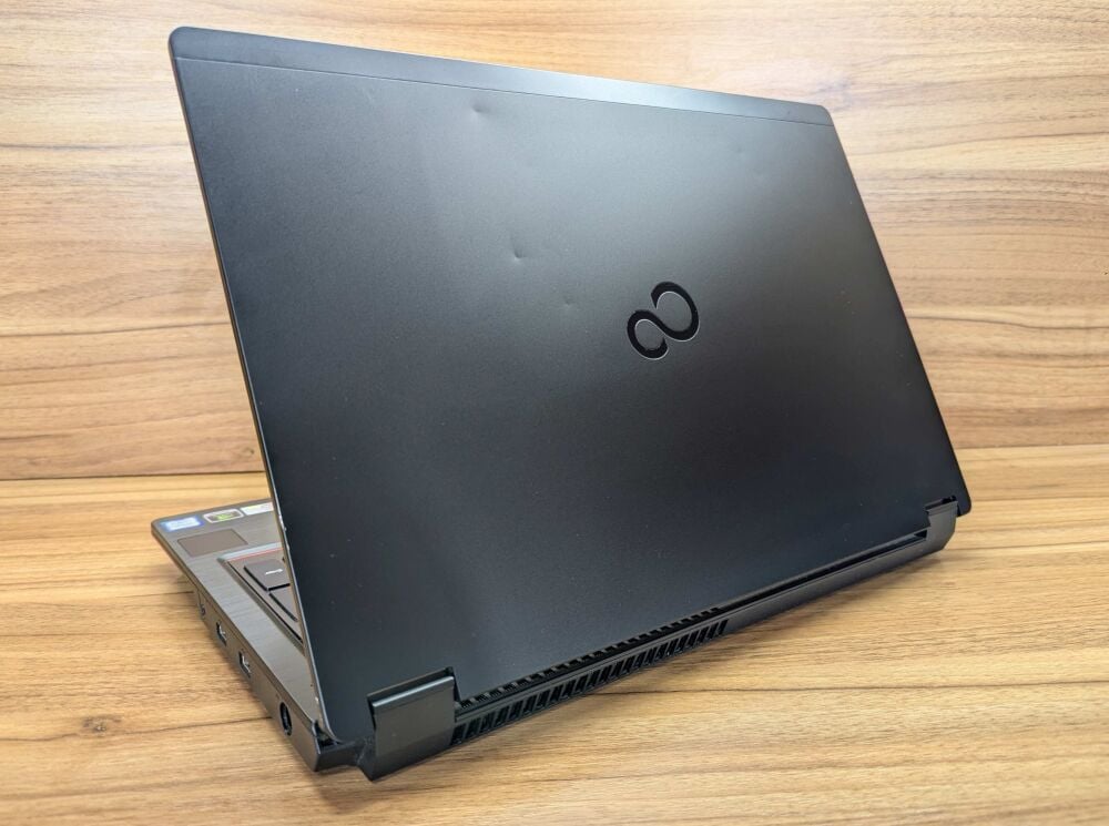 Купить мобильную рабочую станцию Б-класс Fujitsu Celsius H780