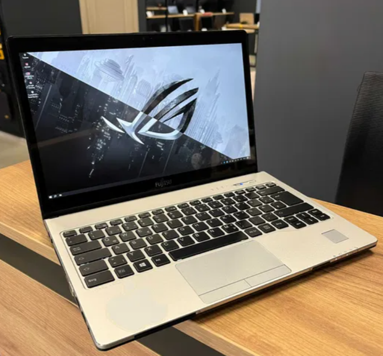 Купити ультрабук Fujitsu LifeBook S936 / 13.3
