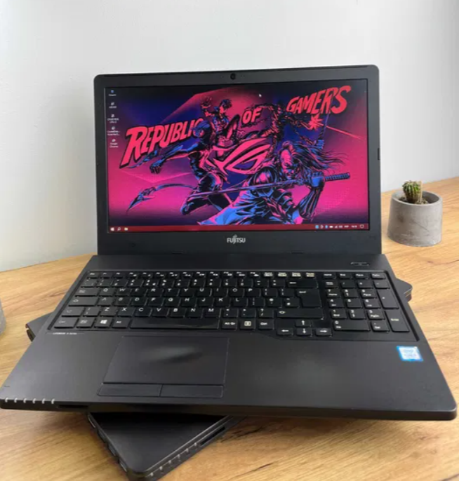 Купить ноутбук Б класса Fujitsu LifeBook A557 15.6