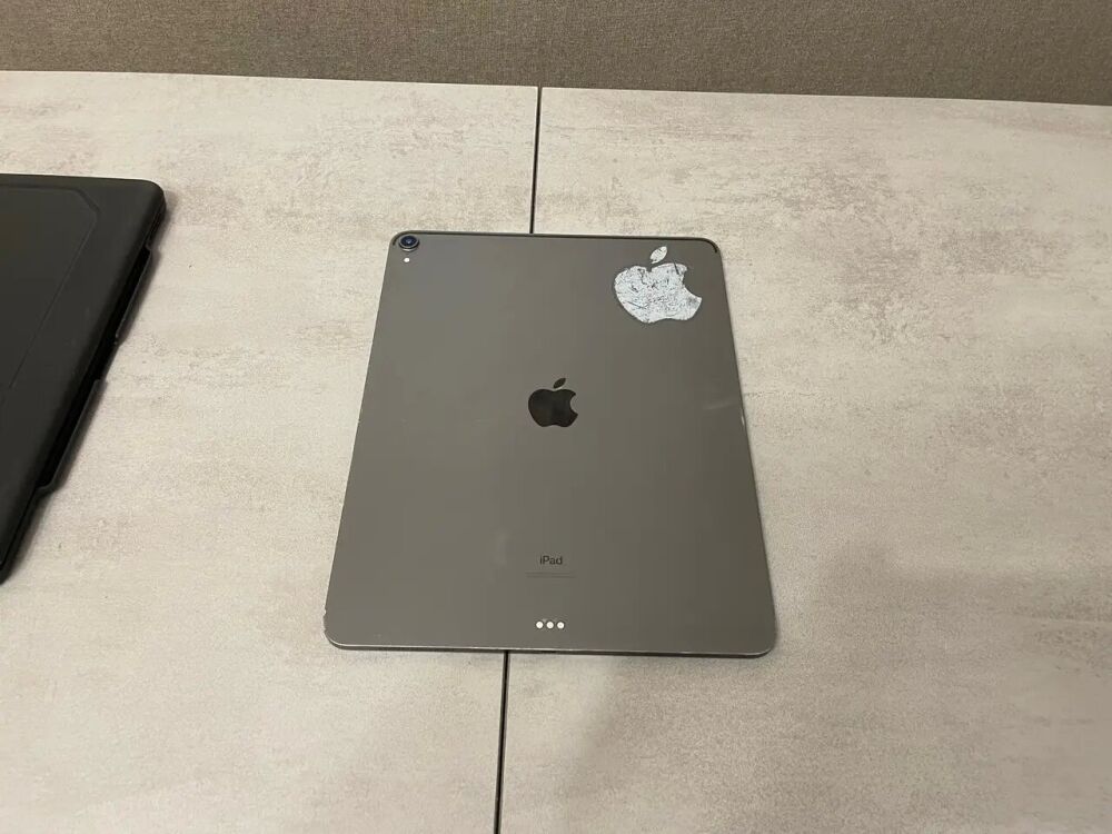 Купить Планшет Apple iPad Pro A1876 / 12.9