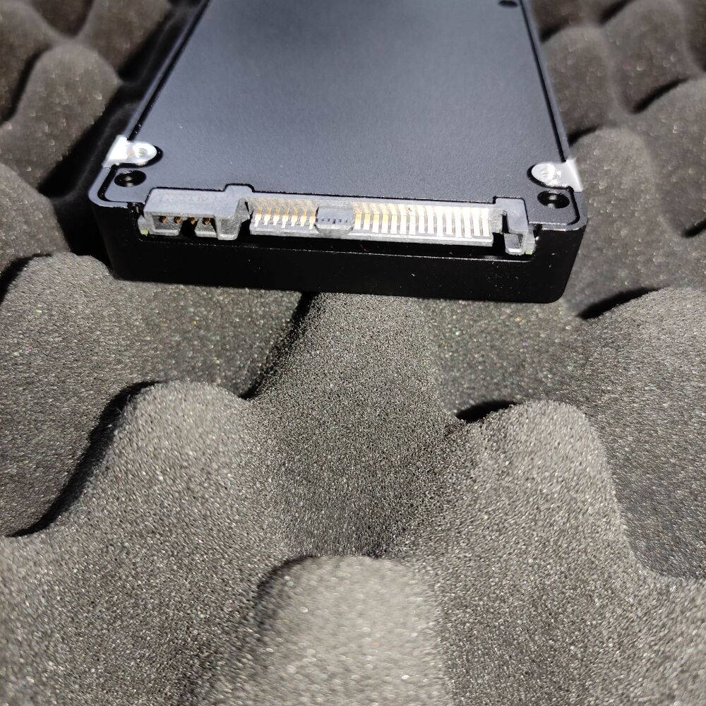 Купити твердотільний накопичувач SSD Samsung PM1635a / 2.5