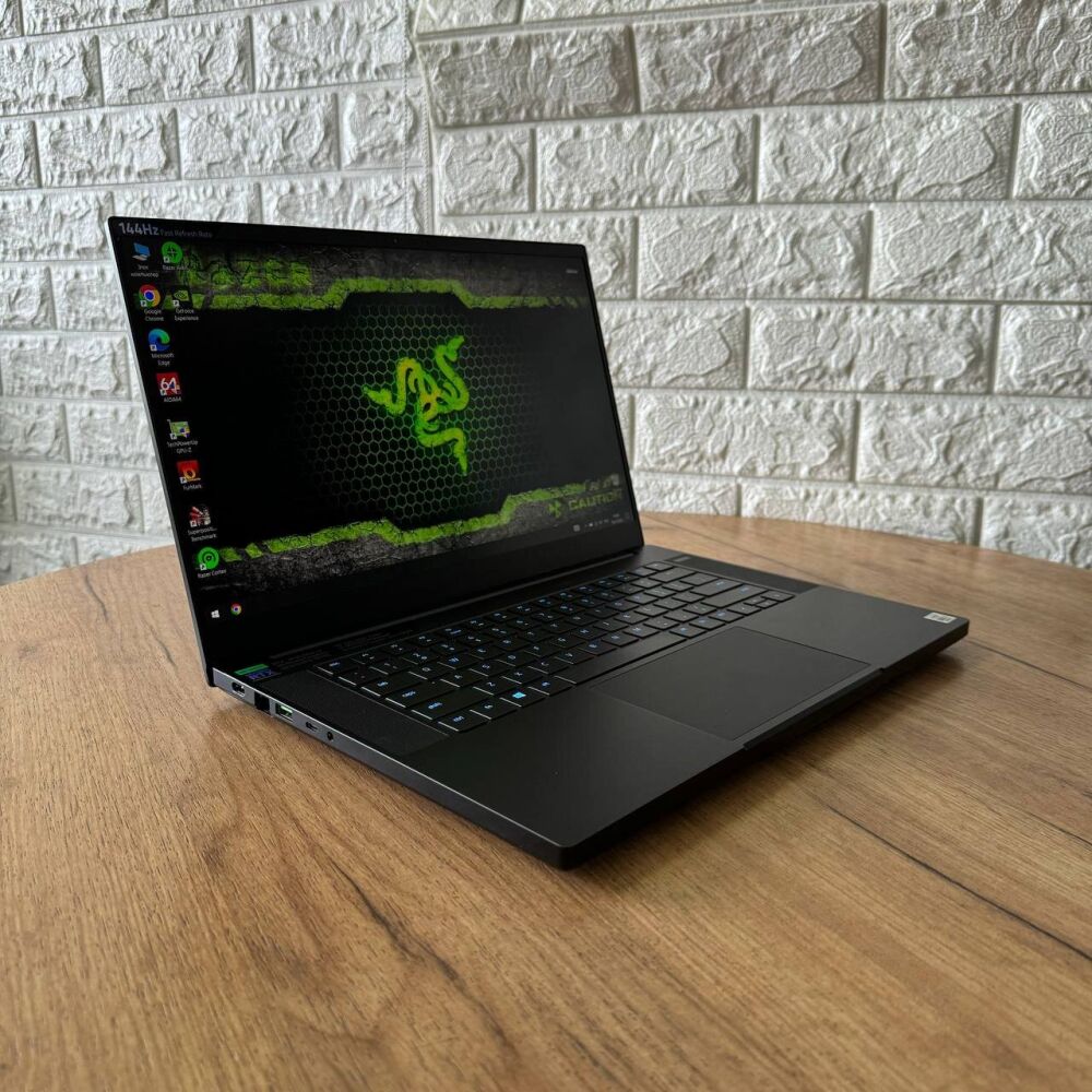 Купить игровой ноутбук Razer Blade 15 RZ09-0328 / 15.6