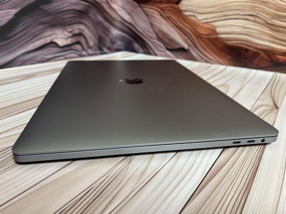 Купить ультрабук Б-класс Apple MacBook Pro 16 2019 / 16