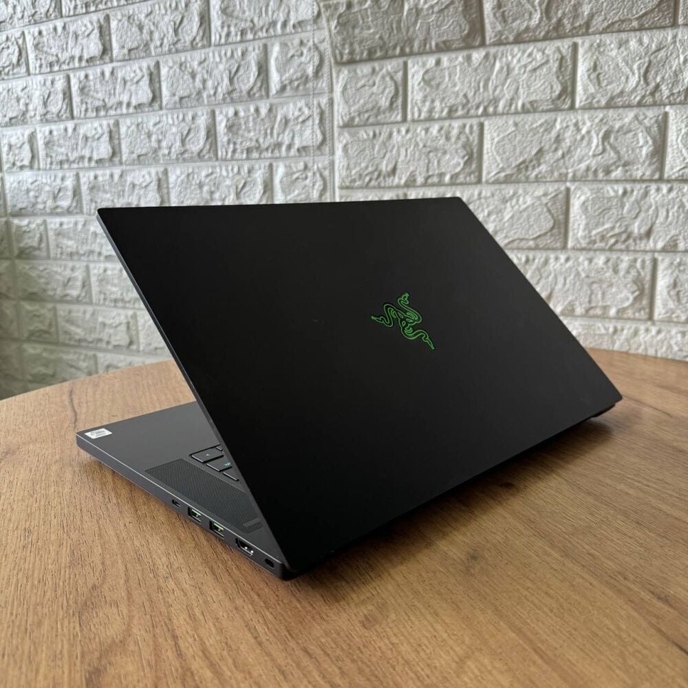 Купить игровой ноутбук Razer Blade 15 RZ09-0328 / 15.6