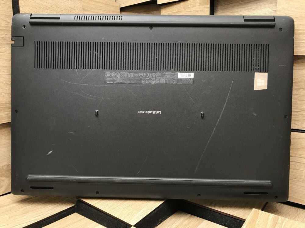 Купить Ноутбук Б-класс Dell Latitude 3520 / 15.6