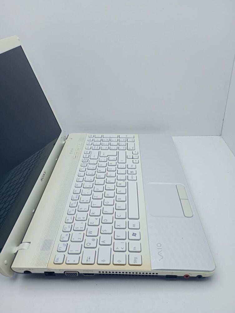 Купить Ноутбук Sony Vaio VPC / 15.6