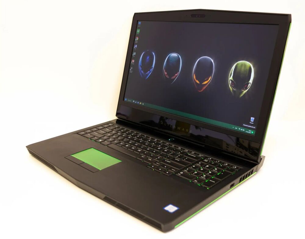 Купити ігровий ноутбук Dell Alienware 17 R4 P31E / 17.3