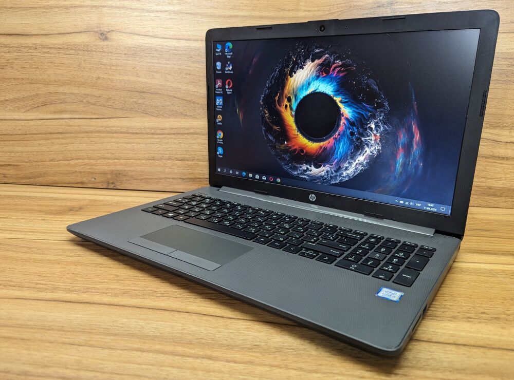 Купити ноутбук HP 250 G7 / 15.6