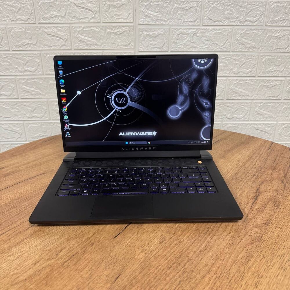 Купити ігровий ноутбук Б-клас Dell Alienware m15 R7 / 15.6