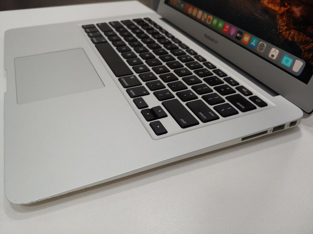 Купить ультрабук Apple MacBook Air 13 (2013) A1466 13.3