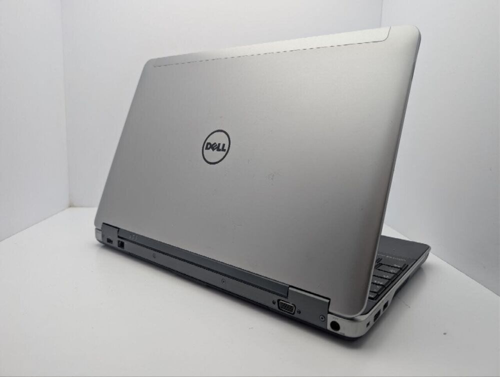 Купити ноутбук Dell Latitude E6540 / 15.6