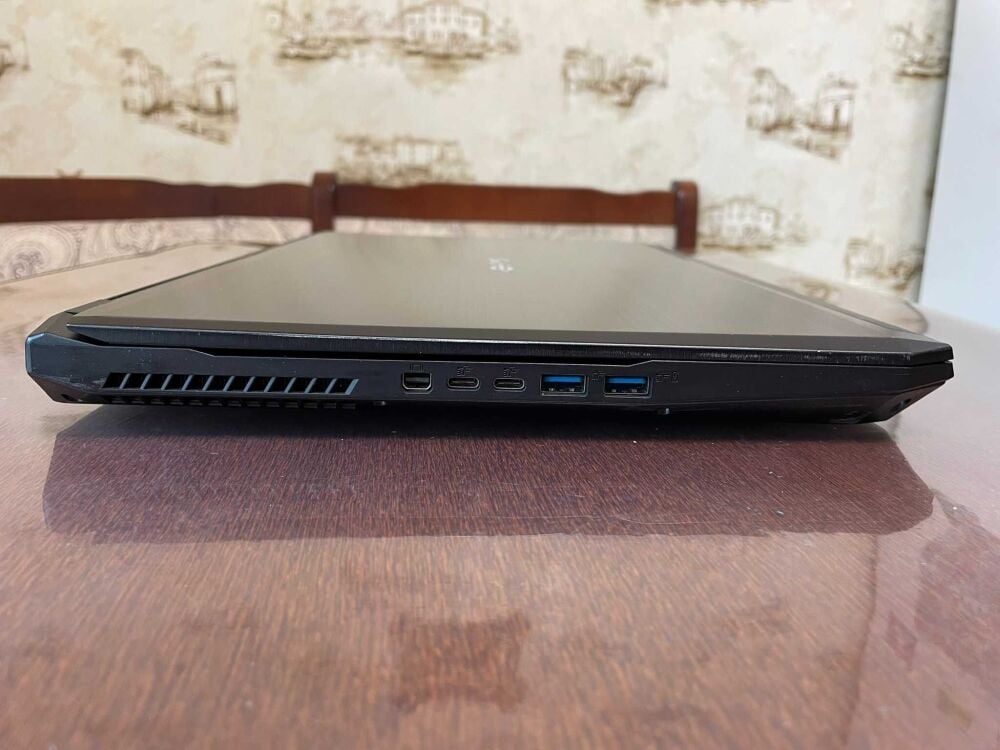 Купить игровой ноутбук Clevo P650HS / 15.6
