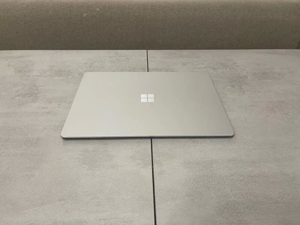 Surface Laptop 3（i5 / 8GB / 128GB） Microsoft Surface Laptop 3 – 13.5