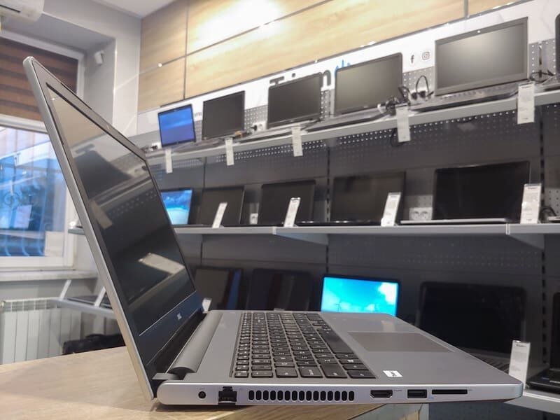 Dell Inspiron 5555 / 15.6