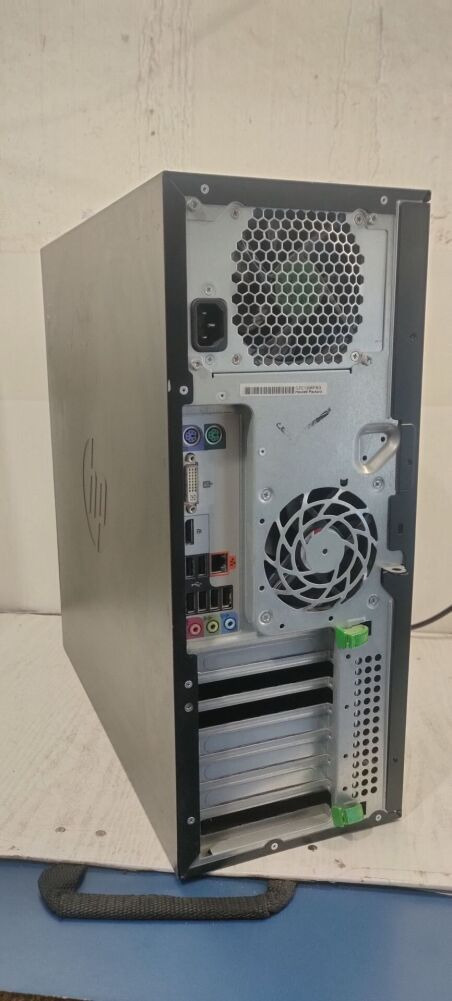 HP Z210 / Xeon E3 1225 / Win7 Pro ☆ 動作品 ☆