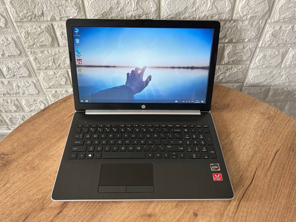Купить ноутбук Б-класс HP 15-db0005dx / 15.6 Купить ноутбук Б-класс HP 15-db0005dx / 15.6