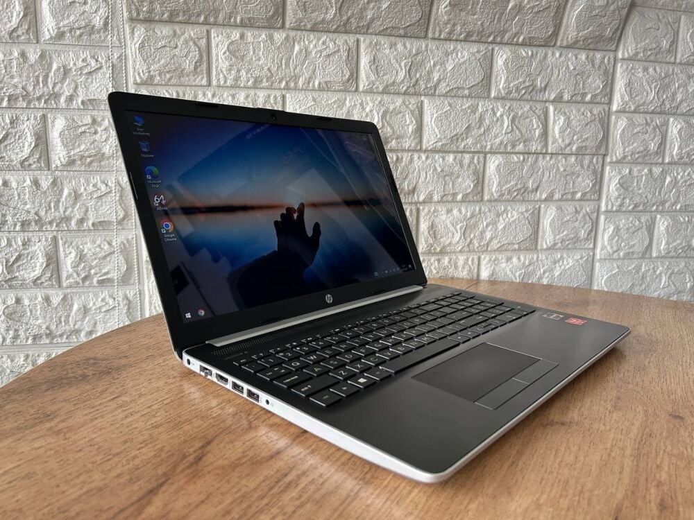 Купити ноутбук Б-клас HP 15-db0005dx / 15.6 Купити ноутбук Б-клас HP 15-db0005dx / 15.6
