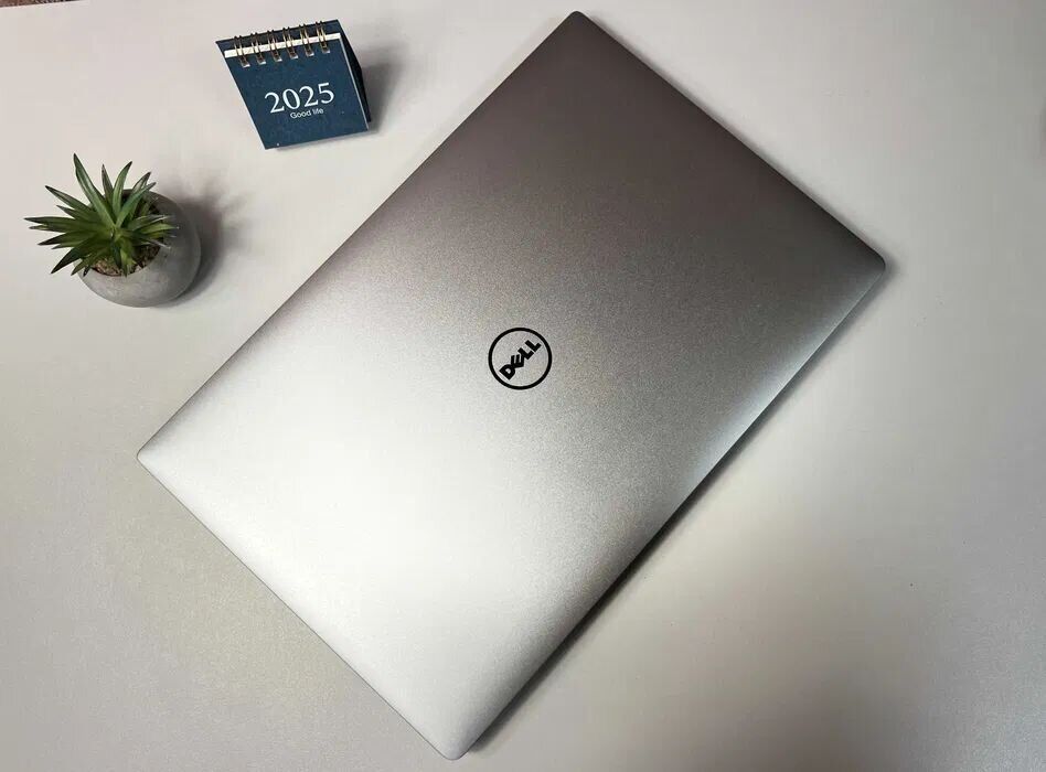Купить мобильную рабочую станцию Dell Precision 5520 / 15.6