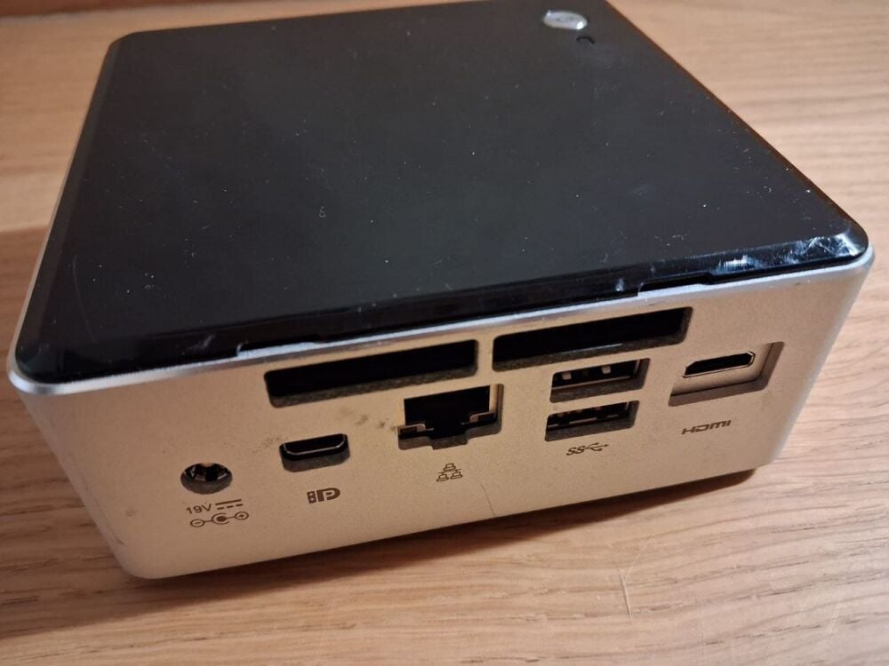 Купить неттоп Intel NUC NUC5i3RYH USFF / Intel Core i3-5010U (2 (4