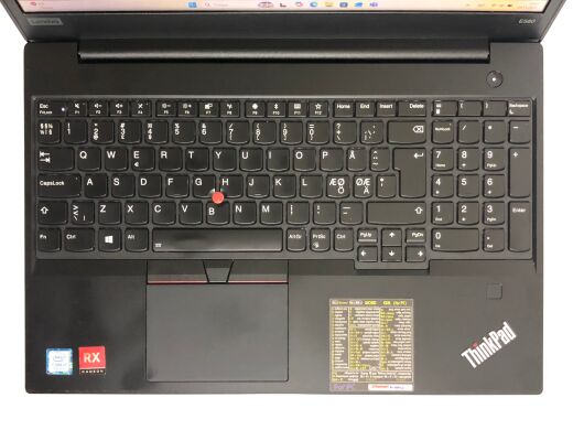 Ігровий ноутбук Б-клас Lenovo ThinkPad E580 / 15.6" (1920x1080) IPS / Intel Core i7-8550U (4 (8) ядра по 1.8 - 4.0 GHz) / 16 GB DDR4 / 256 GB SSD / AMD Radeon RX 550, 2 GB GDDR5, 128-bit / WebCam / Win 11 Pro