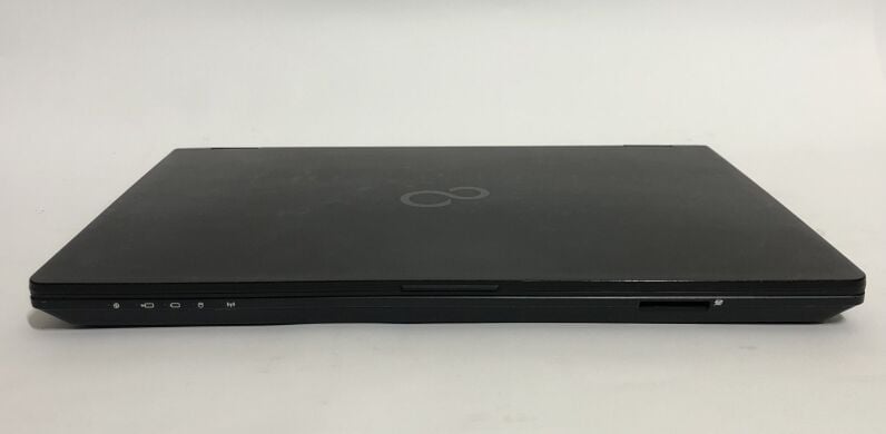 Нетбук Б-клас Fujitsu LifeBook U727 / 12.5" (1920x1080) IPS / Intel Core i5-7200U (2 (4) ядра по 2.5 - 3.1 GHz) / 8 GB DDR4 / 128 GB SSD / Intel HD Graphics 620 / WebCam / Win 10 Pro