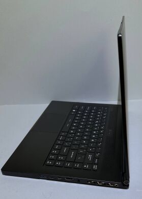Ігровий ноутбук Б-клас MSI GS65 Stealth Thin 8RF / 15.6" (1920x1080) IPS / Intel Core i7-8750H (6 (12) ядра по 2.2 - 4.1 GHz) / 32 GB DDR4 / 512 GB SSD / nVidia GeForce GTX 1070 Max-Q, 8 GB GDDR5, 256-bit / WebCam / Win 11 Pro