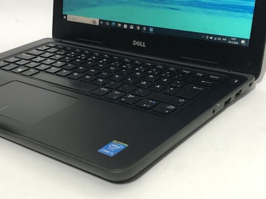 Ноутбук Dell Latitude 3380 / 13.3" (1366x768) TN / Intel Core i3-6006U (2 (4) ядра по 2.0 GHz) / 8 GB DDR4 / 128 GB SSD / Intel HD Graphics 520 / WebCam / Win 10 Pro Ноутбук Dell Latitude 3380 / 13.3" (1366x768) TN / Intel Core i3-6006U (2 (4) ядра по 2.0 GHz) / 8 GB DDR4 / 128 GB SSD / Intel HD Graphics 520 / WebCam / Win 10 Pro