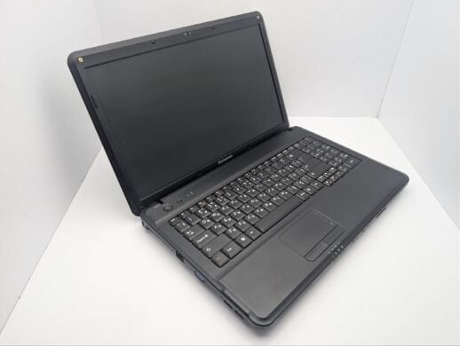 Ноутбук Lenovo G550 / 15.6" (1366x768) TN / Intel Pentium T4400 (2 ядра по 2.2 GHz) / 6 GB DDR3 / 250 GB HDD / Intel Graphics 4000 / WebCam / DVD-ROM / АКБ не держит