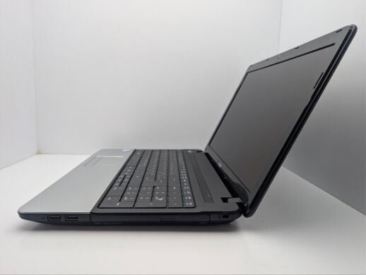Ноутбук Acer Aspire E1-531 / 15.6" (1366x768) TN / Intel Pentium B960 (2 ядра по 2.2 GHz) / 8 GB DDR3 / 500 GB HDD / Intel HD Graphics / WebCam / DVD-ROM