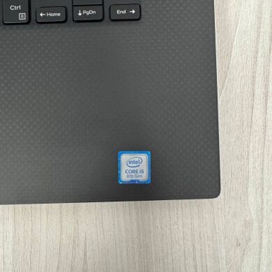 Ігровий ультрабук Б-клас Dell XPS 15 9570 / 15.6" (1920x1080) IPS / Intel Core i5-8300H (4 (8) ядра по 2.3 - 4.0 GHz) / 8 GB DDR4 / 256 GB SSD NVMe / nVidia GeForce GTX 1050, 4 GB GDDR5, 128-bit / WebCam