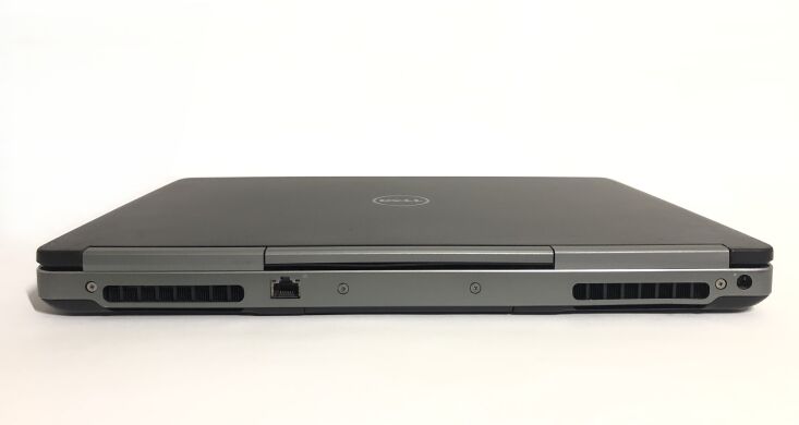 Мобильная рабочая станция Б-класс Dell Precision 7520 / 15.6" (1920x1080) IPS / Intel Core i7-6820HQ (4 (8) ядра по 2.7 - 3.6 GHz) / 16 GB DDR4 / 128 GB SSD + 500 GB HDD / nVidia Quadro M2200, 4 GB GDDR5, 128-bit / WebCam / Win 10 Pro Мобильная рабочая станция Б-класс Dell Precision 7520 / 15.6" (1920x1080) IPS / Intel Core i7-6820HQ (4 (8) ядра по 2.7 - 3.6 GHz) / 16 GB DDR4 / 128 GB SSD + 500 GB HDD / nVidia Quadro M2200, 4 GB GDDR5, 128-bit / WebCam / Win 10 Pro